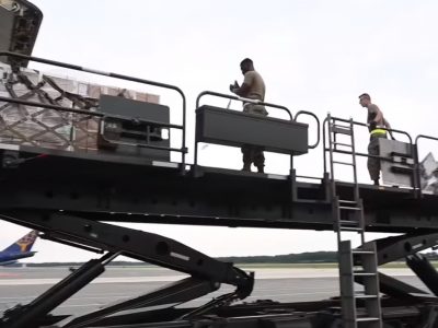 Вантаж гуманітарної допомоги від США прямує до України  