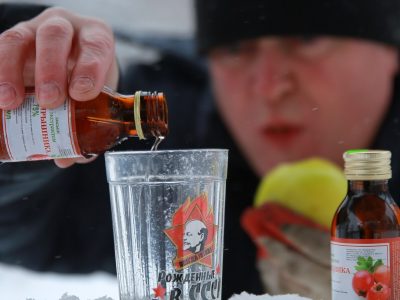 росіяни залишаться без брендових прикрас та якісного алкоголю  