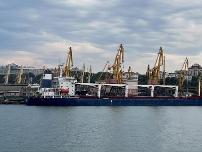 Перше судно з українським продовольством вийшло з Одеського порту  