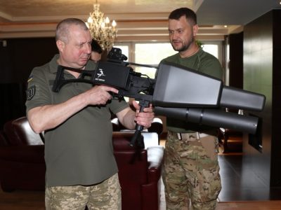 Литовські волонтери передали ЗСУ комплекси протидії ворожим безпілотникам Sly Wiper  