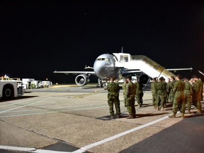 Канадські інструктори, які навчатимуть українських військових, прибули до Великої Британії  