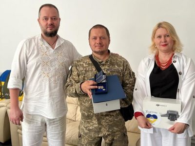 Військовослужбовцю вручили відзнаку РНБО − нагрудний знак «Захиснику України»