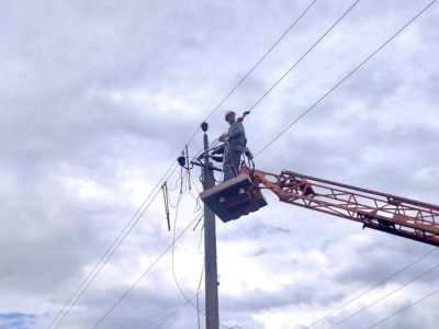Понад сім тисяч осель були знеструмлені на Дніпропетровщині через ворожі обстріли 8-9 серпня