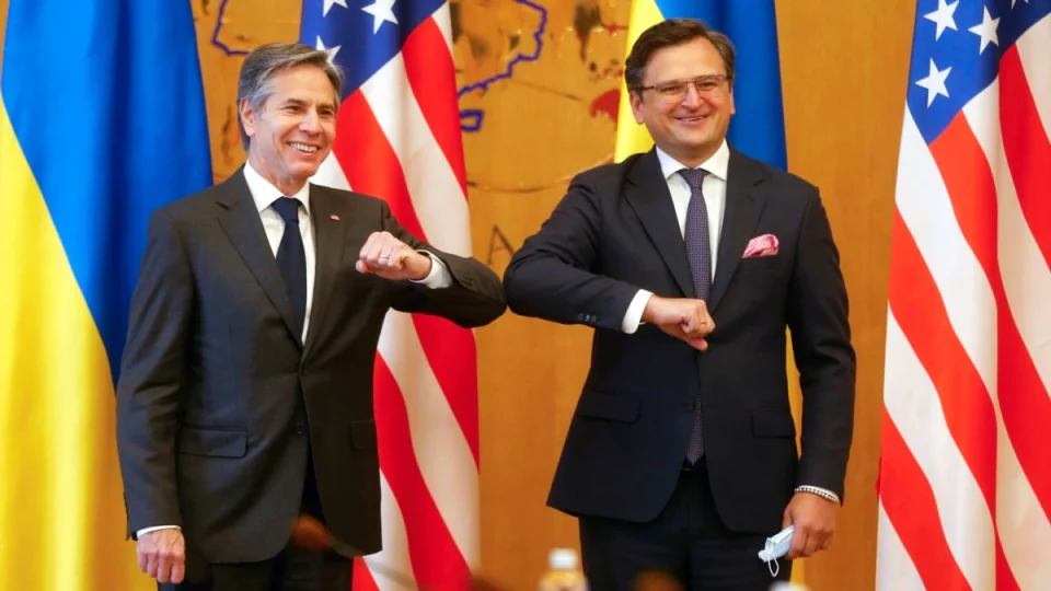 Глава МЗС України обговорив із держсекретарем США постачання західного озброєння
