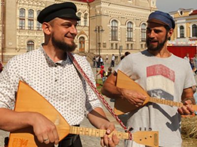 «Тумбалалайка»: світові бренди музичного обладнання припинили постачання своєї продукції на росію