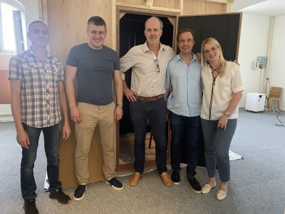 Британський режисер знімає документальний фільм про війну в Україні  