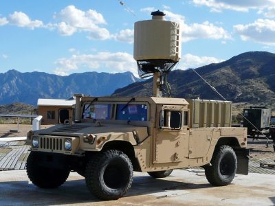 Американський комплекс AN/TPQ-49 допомагає визначати позиції російської артилерії  