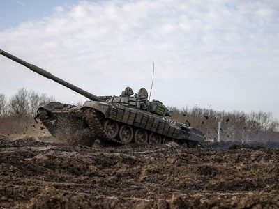 Українські воїни показали, як потопили ворожий танк Т-72  