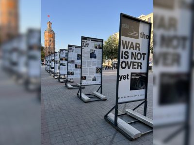 War is not over yet: у Вінниці триває фотовиставка про війну росії проти України  