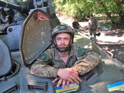 Трофейний БТР рятує українські життя (ФОТО)  