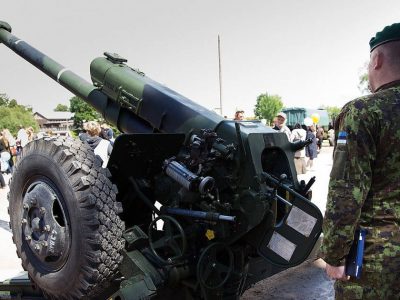 Новий пакет естонської допомоги Україні передбачає зброю, боєприпаси та навчання військових  
