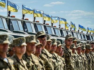 Український шлях від «позаблокового нейтралітету» до «всеохоплюючої оборони»  
