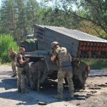 Знищена російська САУ та розбита ворожа піхота − кілька годин із життя українських артилеристів (ФОТО)