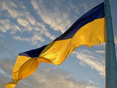 Над населеними пунктами Шабельне, Піщане та Дегтярне підняли прапори України  