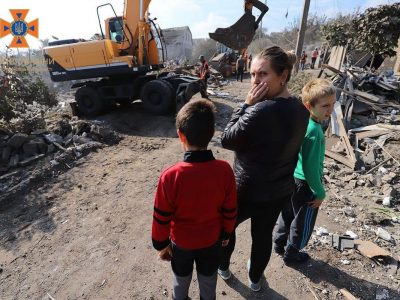 Дніпро ворогу не зламати: подробиці з місця ракетного обстрілу  