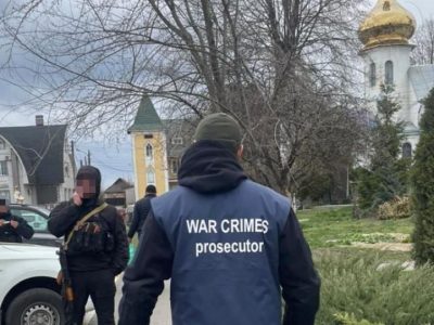 Розстріляли цивільного під час окупації Гостомеля – двом військовослужбовцям рф повідомлено про підозру