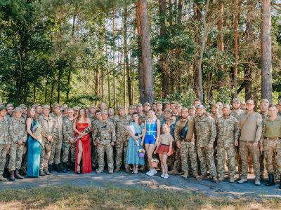 Військові митці з Бердичева виступили з концертом перед захисниками  