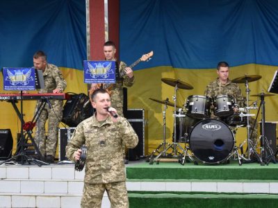 Військові артисти здійснили концертне турне Буковиною  