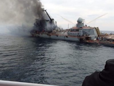 Дірявий пліт зі знищеного крейсера «москва» виловили в морі