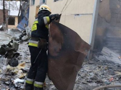 У Миколаєві через обстріли пошкоджені водогін та електромережі  