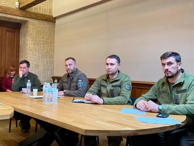 Очільник ГУР зустрівся з представниками родин українських полонених  