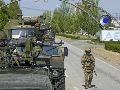 Мешканці Енергодару залишають місто через ядерну загрозу  