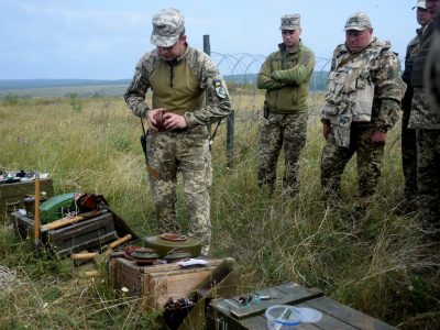 У Повітряному командуванні «Захід» відбулися навчання з мінної безпеки  