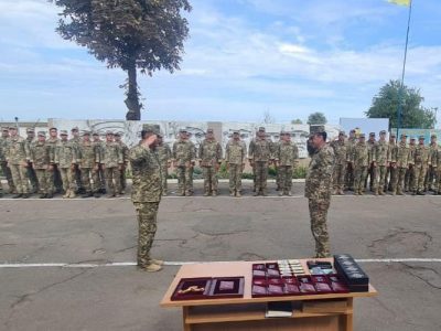 Командувач Повітряних Сил ЗСУ відзначив захисників неба східного регіону  