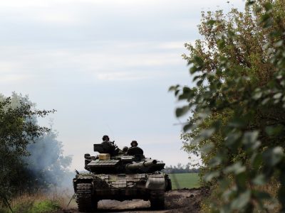 У бригаді ім. князя Костянтина Острозького показали світлини роботи танкістів на Донбасі  