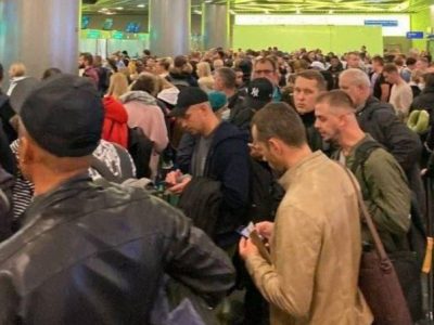 За тиждень з росії втекло вже більше чоловіків, ніж путін збирався відправити на війну – Володимир Зеленський
