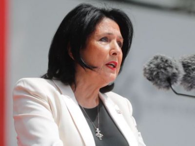 Президентка Грузії засудила звірства росії в Ізюмі  