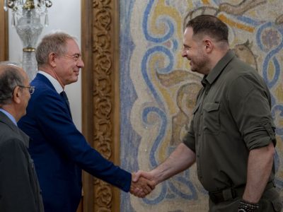 Андрій Єрмак обговорив з італійським сенатором подальшу допомогу Україні  