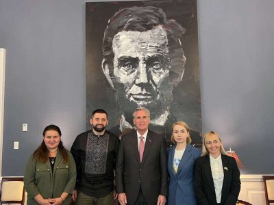 Парламентська делегація від України обговорює у США питання підготовки наших танкістів і пілотів  