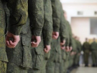 рашисти планують мобілізувати українців, які не встигли евакуюватися з Маріуполя  