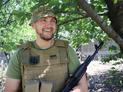 Морський піхотинець «Johnny» полює на БПЛА противника  