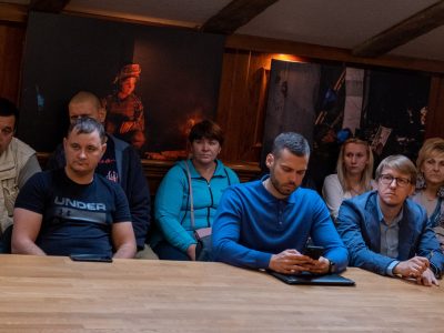 Координаційний штаб провів зустріч із рідними військових, які потрапили в полон на острові Зміїний  