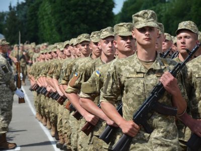 В Україні скасували призов на строкову військову службу під час воєнного стану  