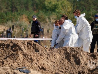Близько тисячі тіл загиблих ексгумували на щойно звільнених територіях  