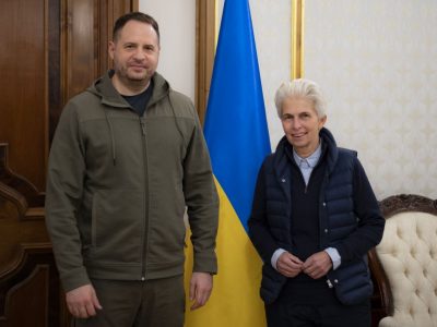 Андрій Єрмак обговорив з головою комітету Бундестагу з питань оборони безпекову допомогу Україні  