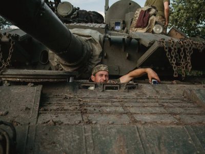 Володимир Зеленський: Захищати Україну – наш святий обов’язок перед усіма поколіннями