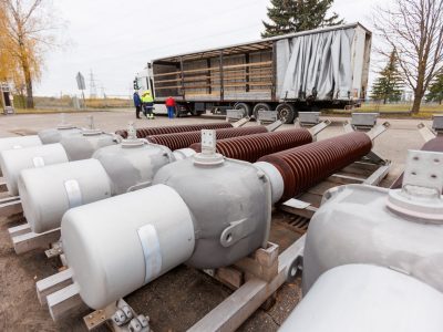 Литва відправила Україні обладнання для ремонту пошкоджених електропідстанцій  