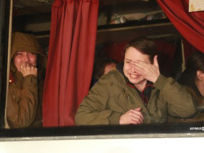 Особливий обмін полоненими: 108 наших жінок на волі – фоторепортаж  