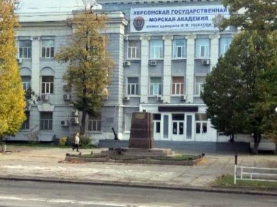 Відступ окупантів на Херсонщині: крадуть навіть пам’ятники