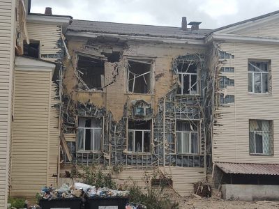 У Бахмуті рашисти обстріляли лікарню, постраждалих немає  