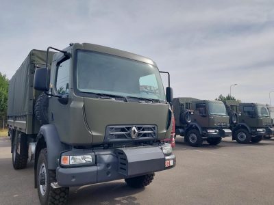 Євросоюз передав ЗСУ партію вантажних автомобілів Renault  