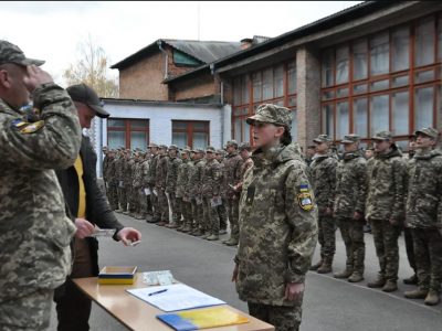 У Новограді-Волинському склали клятву юні ліцеїсти  