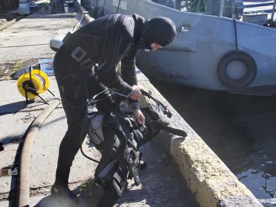 Що шукають військові водолази в акваторіях портів?  