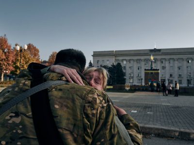 Херсон. Світ бачить, як українці зустрічають своїх — Володимир Зеленський  