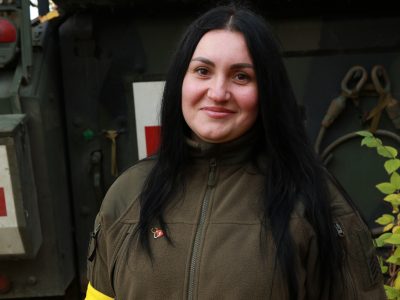 Воїни рятують Україну, а я – їхні життя – бойовий медик «Хакер»  