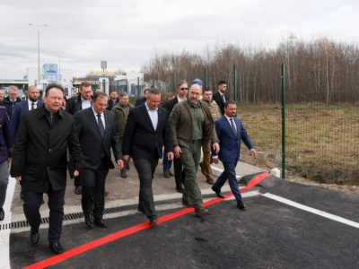 Прем’єр-міністри України та Румунії відкрили новий пункт пропуску на спільному кордоні  